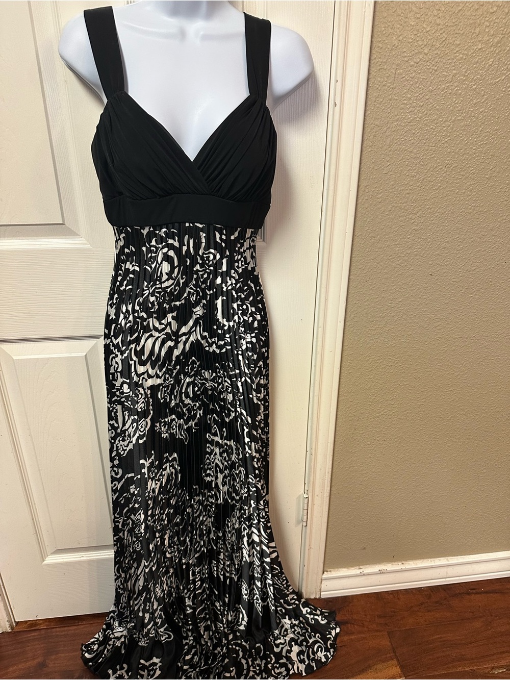 Betsy & Adam Black and White Printed Maxi Dress with Wide Straps